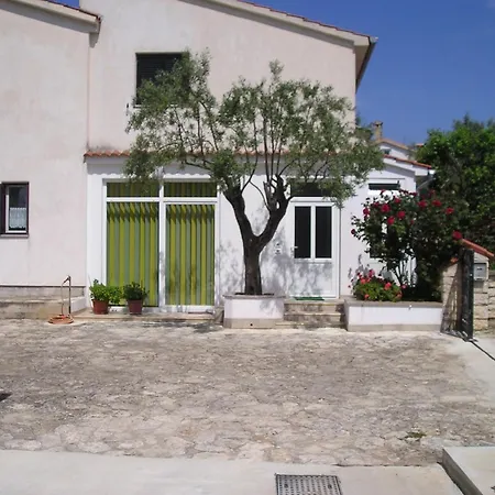 Cerin - Cocaletto Apartment *
